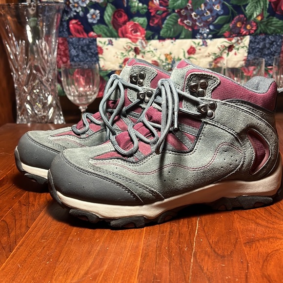 Lands End woman’s Leather/Suede Water-Proof Hiking Boots Size 7.5B - Picture 4 of 10